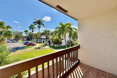 Купить таунхаус в Дорал, Флорида 2 спальни, 129.32м2, № 2031397 - фото 24