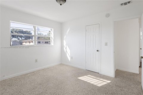 Снять в аренду квартиру в Майами, Флорида 2 спальни, 315.87м2, № 1893337 - фото 15