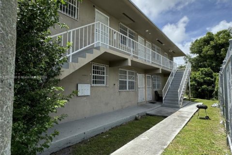 Снять в аренду квартиру в Майами, Флорида 2 спальни, 315.87м2, № 1893337 - фото 1