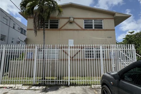 Снять в аренду квартиру в Майами, Флорида 2 спальни, 315.87м2, № 1893337 - фото 2