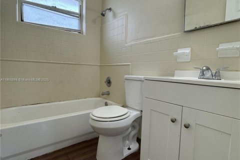 Снять в аренду квартиру в Майами, Флорида 2 спальни, 315.87м2, № 1893337 - фото 5