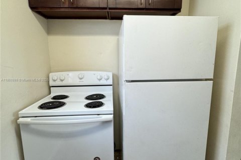 Снять в аренду квартиру в Майами, Флорида 2 спальни, 315.87м2, № 1893337 - фото 7