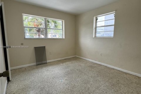 Снять в аренду квартиру в Майами, Флорида 2 спальни, 315.87м2, № 1893337 - фото 4