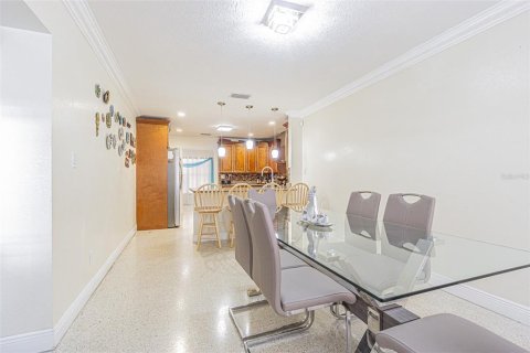 Casa en venta en Tampa, Florida, 4 dormitorios, 181.53 m2 № 2206568 - foto 16