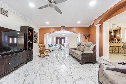 Casa en venta en Tampa, Florida, 4 dormitorios, 181.53 m2 № 2206568 - foto 13