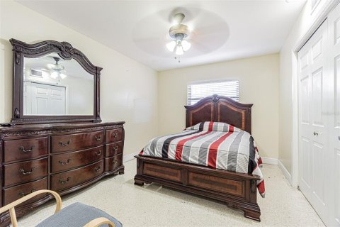 Casa en venta en Tampa, Florida, 4 dormitorios, 181.53 m2 № 2206568 - foto 25