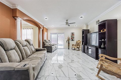 Casa en venta en Tampa, Florida, 4 dormitorios, 181.53 m2 № 2206568 - foto 12