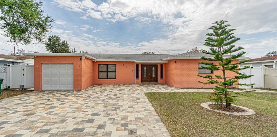 Casa en Tampa, Florida 4 dormitorios, 181.53 m2 № 2206568