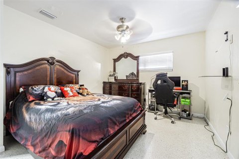 Casa en venta en Tampa, Florida, 4 dormitorios, 181.53 m2 № 2206568 - foto 26