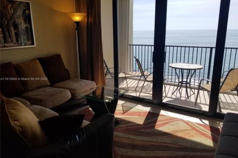 Copropriété à louer à Hollywood, Floride: 1 chambre, 91.04 m2 № 1969234 - photo 3