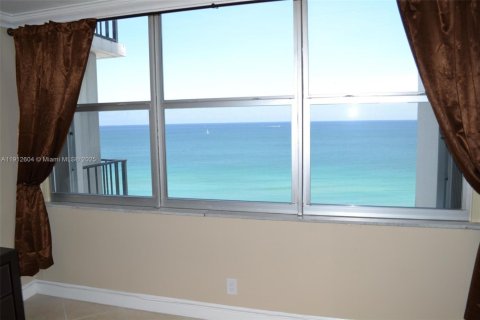 Copropriété à louer à Hollywood, Floride: 1 chambre, 91.04 m2 № 1969234 - photo 13