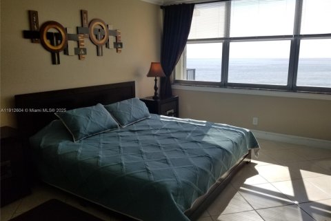 Copropriété à louer à Hollywood, Floride: 1 chambre, 91.04 m2 № 1969234 - photo 12