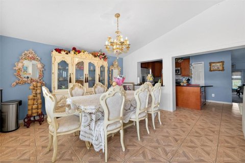 Casa en venta en Kissimmee, Florida, 4 dormitorios, 182.65 m2 № 1786343 - foto 14