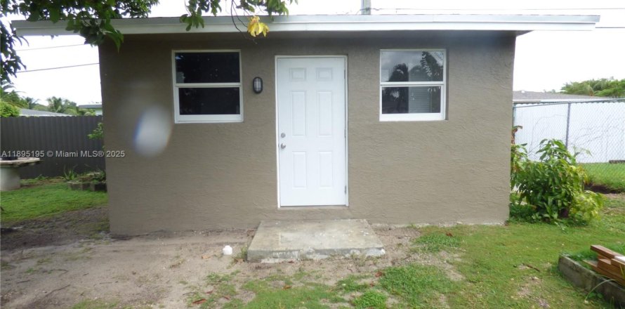 Студия в Майами, Флорида № 1947558