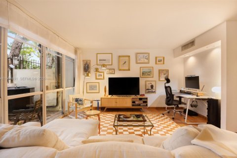 Condominio en venta en Miami, Florida, 1 dormitorio, 87.61 m2 № 2020081 - foto 12