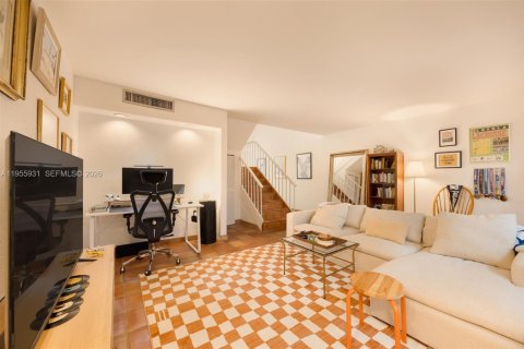 Condominio en venta en Miami, Florida, 1 dormitorio, 87.61 m2 № 2020081 - foto 14