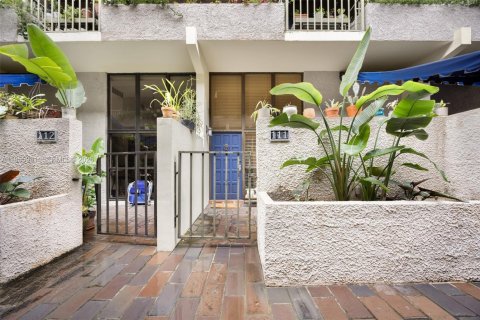 Condominio en venta en Miami, Florida, 1 dormitorio, 87.61 m2 № 2020081 - foto 2