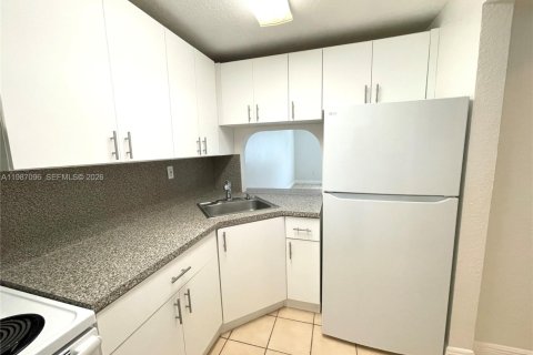 Condo in Palmetto Bay, Florida, 2 bedrooms № 2049623 - photo 6