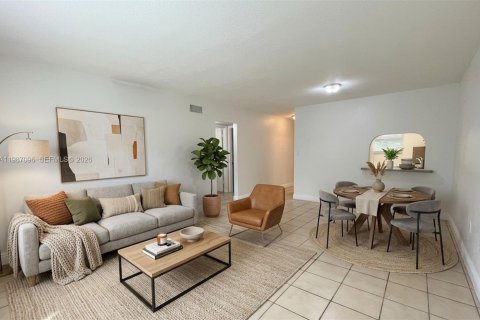Condo in Palmetto Bay, Florida, 2 bedrooms  № 2049623