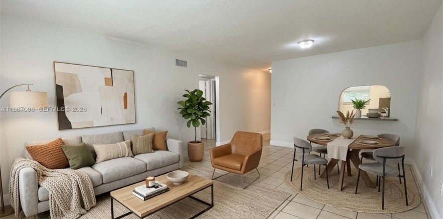Condo in Palmetto Bay, Florida, 2 bedrooms № 2049623