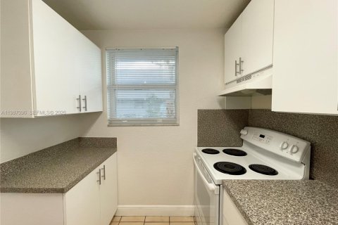Condo in Palmetto Bay, Florida, 2 bedrooms № 2049623 - photo 4