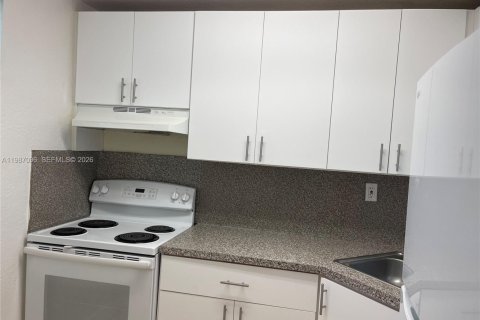 Condo in Palmetto Bay, Florida, 2 bedrooms № 2049623 - photo 5