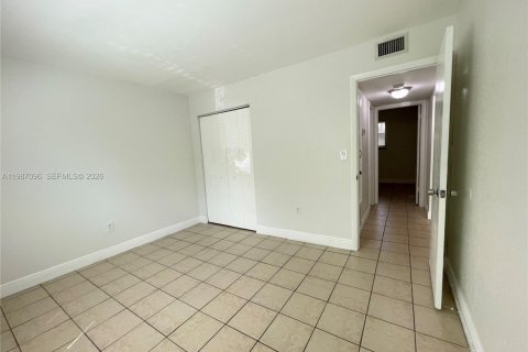 Condo in Palmetto Bay, Florida, 2 bedrooms № 2049623 - photo 11