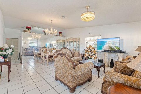 House in Homestead, Florida 3 bedrooms, 143.07 sq.m. № 1808874 - photo 7
