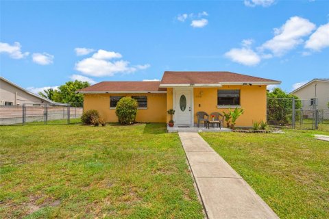 House in Homestead, Florida 3 bedrooms, 143.07 sq.m. № 1808874 - photo 5