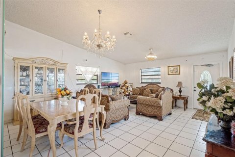 House in Homestead, Florida 3 bedrooms, 143.07 sq.m. № 1808874 - photo 9