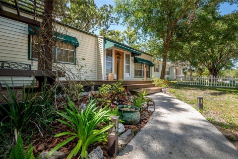 Casa en alquiler en Tampa, Florida, 3 dormitorios, 111.76 m2 № 1909469 - foto 4