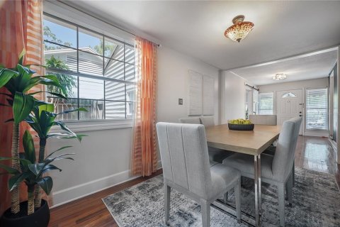 Casa en alquiler en Tampa, Florida, 3 dormitorios, 111.76 m2 № 1909469 - foto 14