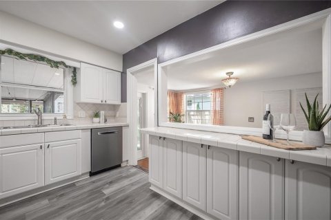 Casa en alquiler en Tampa, Florida, 3 dormitorios, 111.76 m2 № 1909469 - foto 18