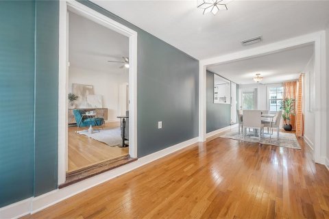 Casa en alquiler en Tampa, Florida, 3 dormitorios, 111.76 m2 № 1909469 - foto 10