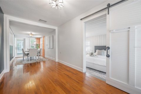 Casa en alquiler en Tampa, Florida, 3 dormitorios, 111.76 m2 № 1909469 - foto 9