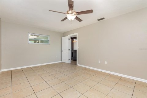 Villa ou maison à vendre à Rotonda, Floride: 3 chambres, 158.03 m2 № 1580730 - photo 15