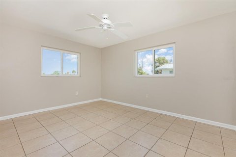 Villa ou maison à vendre à Rotonda, Floride: 3 chambres, 158.03 m2 № 1580730 - photo 20