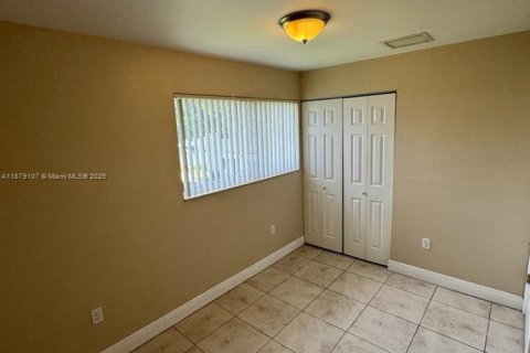 Townhouse in Miami, Florida 2 bedrooms, 72.65 sq.m. № 1927831 - photo 25