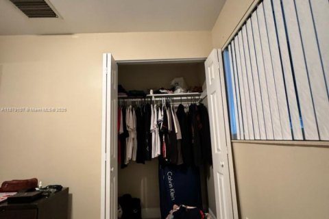 Townhouse in Miami, Florida 2 bedrooms, 72.65 sq.m. № 1927831 - photo 28