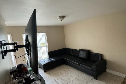 Townhouse in Miami, Florida 2 bedrooms, 72.65 sq.m. № 1927831 - photo 7