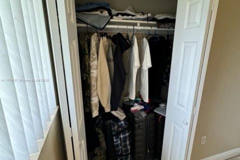 Townhouse in Miami, Florida 2 bedrooms, 72.65 sq.m. № 1927831 - photo 27