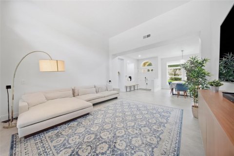 Casa en venta en Tampa, Florida, 4 dormitorios, 227.98 m2 № 2383406 - foto 6