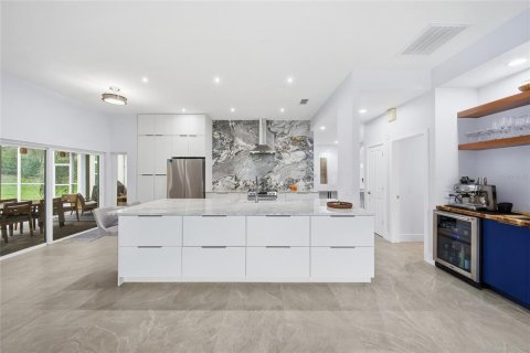 Casa en venta en Tampa, Florida, 4 dormitorios, 227.98 m2 № 2383406 - foto 3