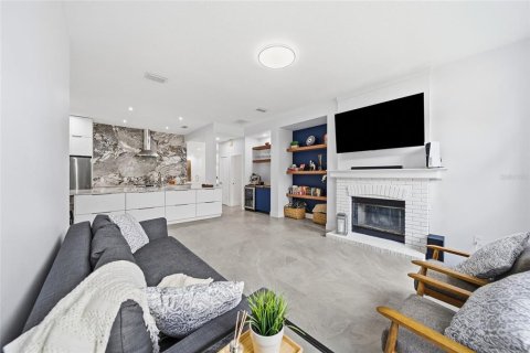 Casa en venta en Tampa, Florida, 4 dormitorios, 227.98 m2 № 2383406 - foto 14