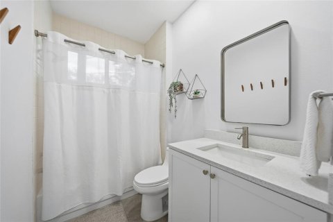 Casa en venta en Tampa, Florida, 4 dormitorios, 227.98 m2 № 2383406 - foto 22