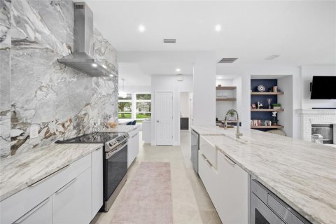 Casa en venta en Tampa, Florida, 4 dormitorios, 227.98 m2 № 2383406 - foto 8