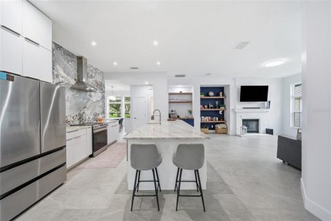 Casa en venta en Tampa, Florida, 4 dormitorios, 227.98 m2 № 2383406 - foto 10