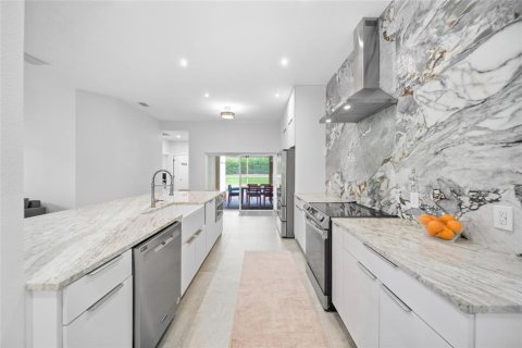 Casa en venta en Tampa, Florida, 4 dormitorios, 227.98 m2 № 2383406 - foto 7