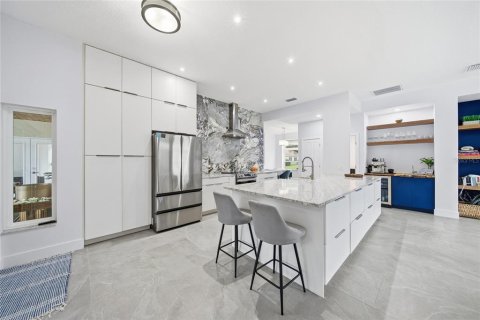 Casa en venta en Tampa, Florida, 4 dormitorios, 227.98 m2 № 2383406 - foto 13