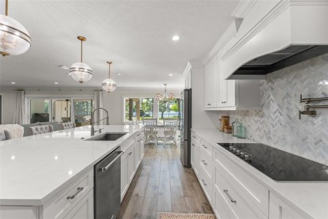 Casa en venta en Orlando, Florida, 4 dormitorios, 390.47 m2 № 1602650 - foto 7